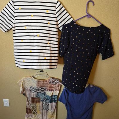 Christopher Banks - Petite / Small Women’s Short Sleeve Tops