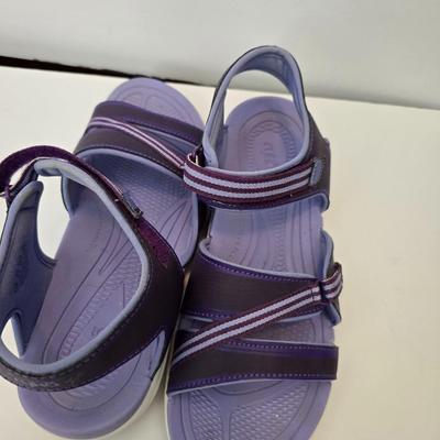 2 Pairs Women’s Casual Sandals – Red Flip-Flops & Purple Sport Sandals