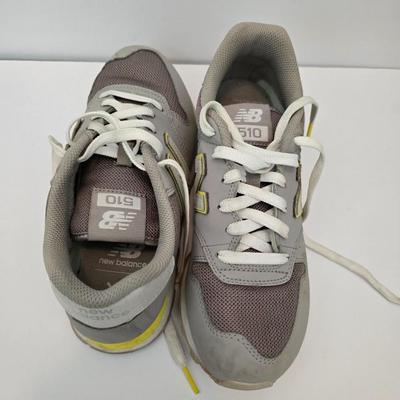 Women’s New Balance Tennis Shoes – Size 8.5