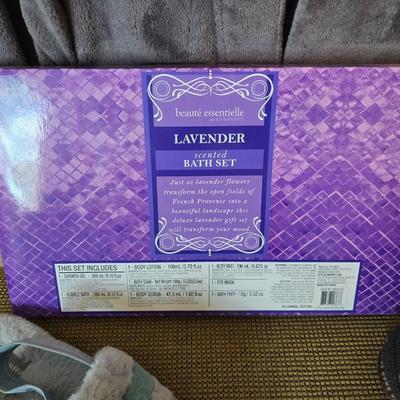 Women's Cozy Comfort Spa Set – Robe, Slippers, & Lavender Bath Gift Box