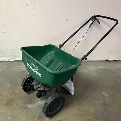 Scotts Standard Broadcast Spreader with Large Hopper