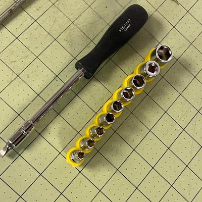 Mixed Screwdriver and Socket Tool Set