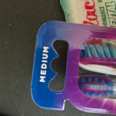 Oral-B Electric Toothbrush with Accessories Set