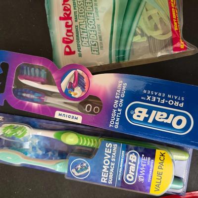 Oral-B Electric Toothbrush with Accessories Set