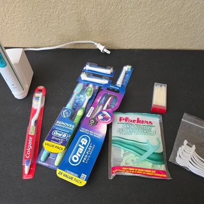Oral-B Electric Toothbrush with Accessories Set