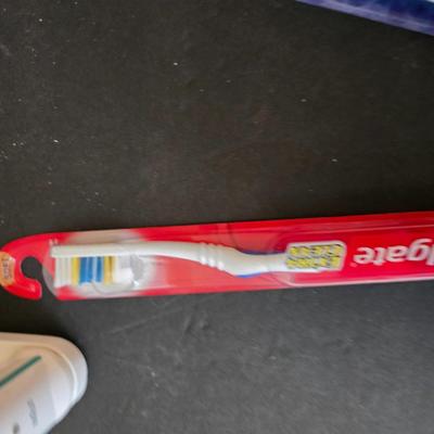 Oral-B Electric Toothbrush with Accessories Set