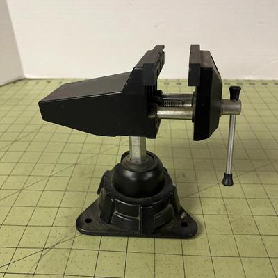 Dremel Rotating Tabletop Vise with Steel Crowbar