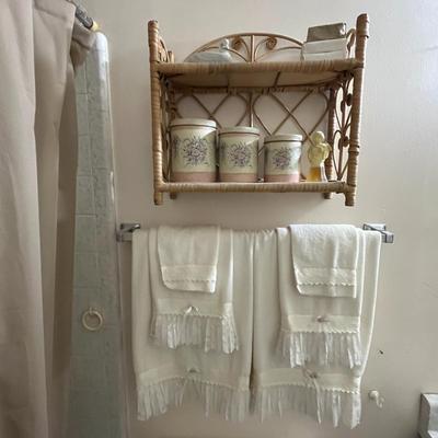 Bathroom Decor Set with Shelf and Towels