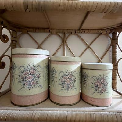 Bathroom Decor Set with Shelf and Towels