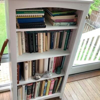 $32 white wooden bookcase 4 shelves 48"H 26"L 13"depth