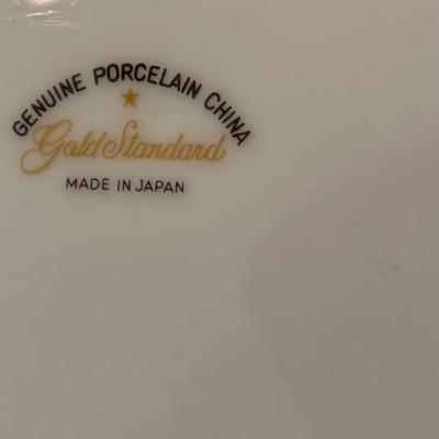 8 Piece Gold Standard China
