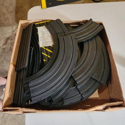 Afx Slot Cars Track and Accessories No cars or Trucks