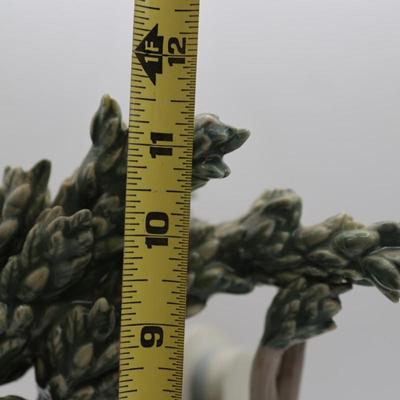 Lladro Figurine "Looking for Refuge"