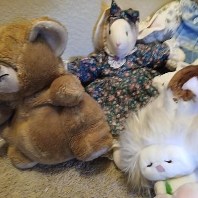 Plush Animal Lot with Moose Rug - Moose rug and a Bunch of friends!