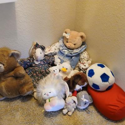 Plush Animal Lot with Moose Rug - Moose rug and a Bunch of friends!