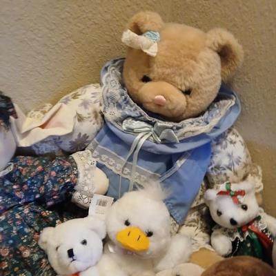 Plush Animal Lot with Moose Rug - Moose rug and a Bunch of friends!