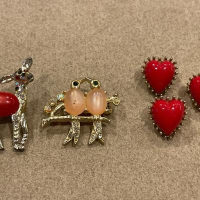 Small jelly belly and cluster pins