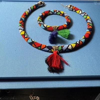 Adjustable Beaded Necklace & Bracelet Combo Preowned from an Estate in VG Condition as Pictured.
