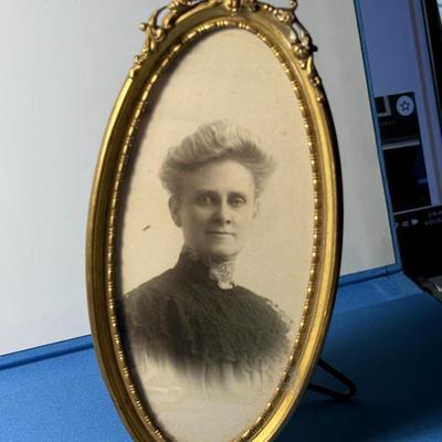 Antique Metal Oval Picture Frame 6.75" Tall w/Metal Backing & Stand Preowned from an Estate as Pictured.