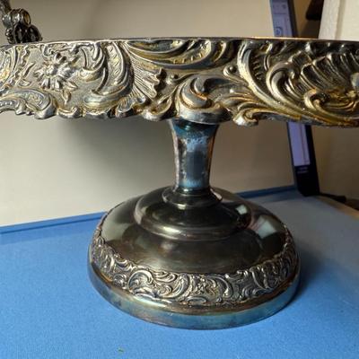 Vintage/Antique "MERIDEN B-COMPANY" Quadruple Plate Serving Pedestal Tray w/Handle in Good Condition but Monogramed as Pictured.