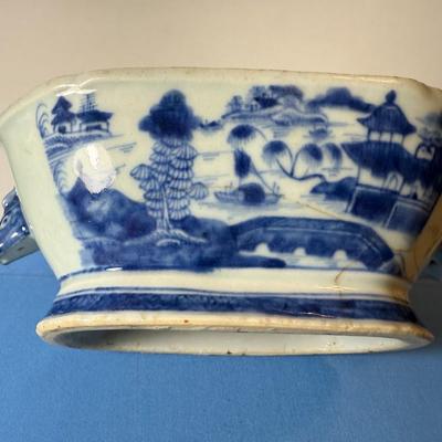 ANTIQUE Canton Ware Porcelain Boar's Head Serving Dish 7"L Qing 19th C. Tureen w/Some Stress Cracks as Pictured.
