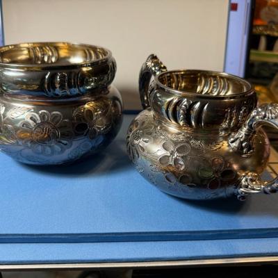 2-Vintage/Antique "MERIDEN B-COMPANY" Quadruple Plate Serving Pieces in Very Good Preowned Condition as Pictured.