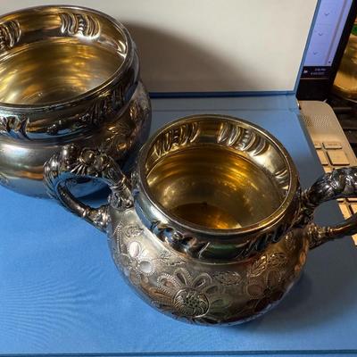 2-Vintage/Antique "MERIDEN B-COMPANY" Quadruple Plate Serving Pieces in Very Good Preowned Condition as Pictured.