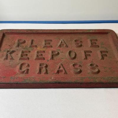 Vintage "KEEP OFF THE GRASS" Heavy Cast Iron 8" x 5" Plate in Good Preowned Condition as Pictured.