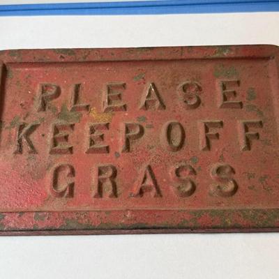 Vintage "KEEP OFF THE GRASS" Heavy Cast Iron 8" x 5" Plate in Good Preowned Condition as Pictured.