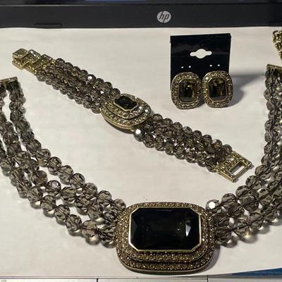 3-Piece Set "HEIDI DAUS" New Never Worn Condition Fashion Crystal Bead Necklace/Bracelet/Earrings as Pictured.
