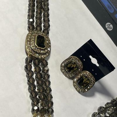 3-Piece Set "HEIDI DAUS" New Never Worn Condition Fashion Crystal Bead Necklace/Bracelet/Earrings as Pictured.