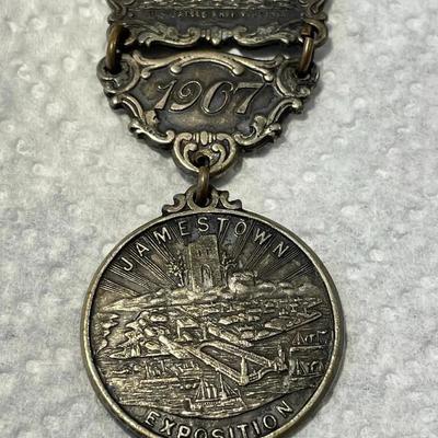 ANTIQUE 1607/1907 JAMESTOWN Ter-Centennial Exposition Silver Watch Fob in Good Preowned Condition.