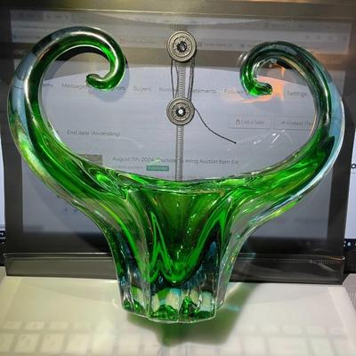 Vintage Mid-Century Modern Emerald Green Murano Art Glass Vase/Decor 10" Wide x 8" Tall in VG Preowned Condition. (No Sticker).
