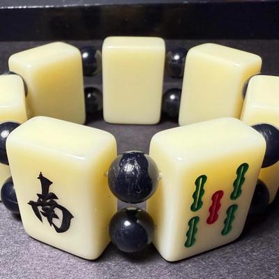 Vintage Chinese/Asian Mahjong Seven Tiles Stretch Bracelet in VG Preowned Condition as Pictured. (Approx. 1" Wide)