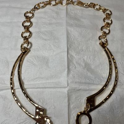 Vintage Gold-tone Unusual Face/Nose Pendant Necklace Adjustable in VG Preowned Condition as Pictured.