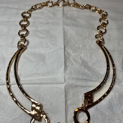 Vintage Gold-tone Unusual Face/Nose Pendant Necklace Adjustable in VG Preowned Condition as Pictured.