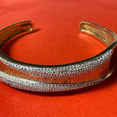 Vintage Preowned Sterling Silver 2-Tone Standard Size Cuff Bracelet 24.7 Grams TW in Good Condition as Pictured.