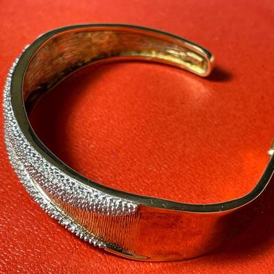 Vintage Preowned Sterling Silver 2-Tone Standard Size Cuff Bracelet 24.7 Grams TW in Good Condition as Pictured.