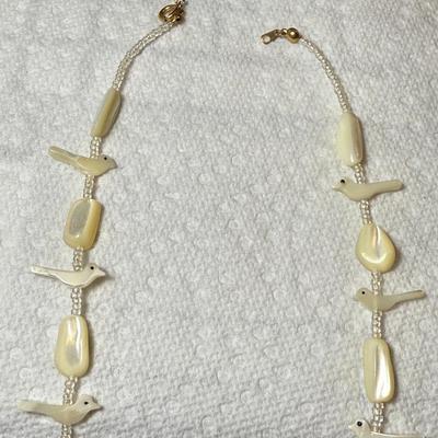 Vintage Native American Style Dainty Fetish Bird Mother of Pearl Bead 16" Necklace in New Never Used Condition.