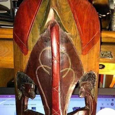 Made in Kenya Carved Wooden Wedding / Friendship Mask Wall Hanger Preowned from an Estate 17” x 7”.