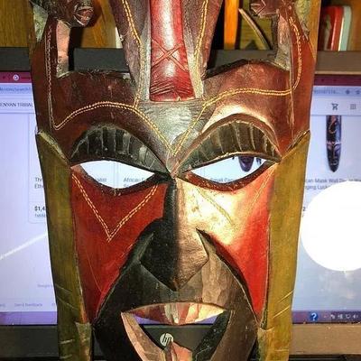Made in Kenya Carved Wooden Wedding / Friendship Mask Wall Hanger Preowned from an Estate 17” x 7”.