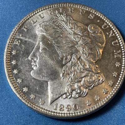 1890-P UNCIRCULATED CONDITION MORGAN SILVER DOLLAR (COIN #11).