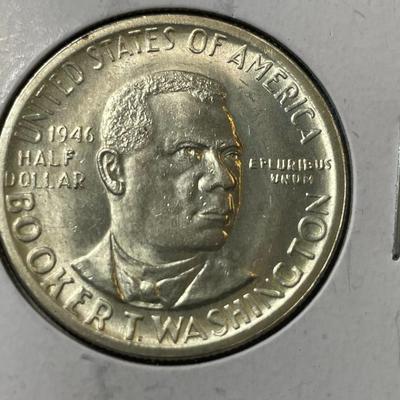 BOOKER T. WASHINGTON 1946-P UNCIRCULATED CONDITION COMMEMORATIVE SILVER HALF DOLLAR COIN AS PICTURED.
