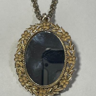 Vintage Mid-Century Preowned Avon Reversable Onyx/Mirror/Faux Coral Fashion Necklace on a 32" Gold-tone Chain in Very Good Condition...