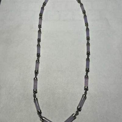 Vintage Dainty Preowned Sterling Silver Lavender Jade Tub Necklace 17" Long in Good Preowned Condition.