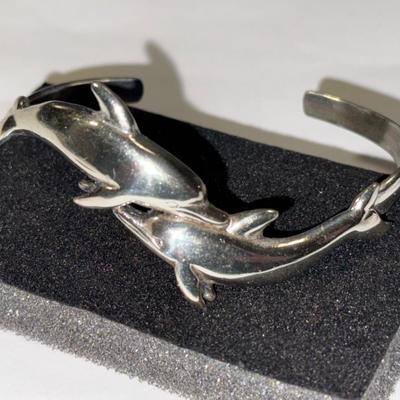 VINTAGE PREOWNED STERLING SILVER FIGURAL DOLPHIN CUFF BRACELET 17.7 GRAMS TW STANDARD SIZE 7".