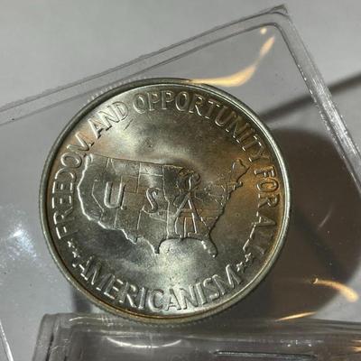 WASHINGTON/CARVER 1954-P/D/S 3-COIN SET IN UNCIRCULATED CONDITION COMMEMORATIVE HALF DOLLARS AS PICTURED.
