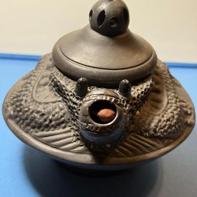 VINTAGE DRAGON HAND MADE IN YIXING CHINA CLAY TEAPOT WITH LID AS PICTURED. (SMALL CHIP ON THE INNER LID AS PIC'D).