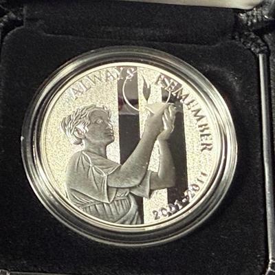 2011 W September 11th Silver National Medal US Mint Proof Medal Box and COA as Pictured.