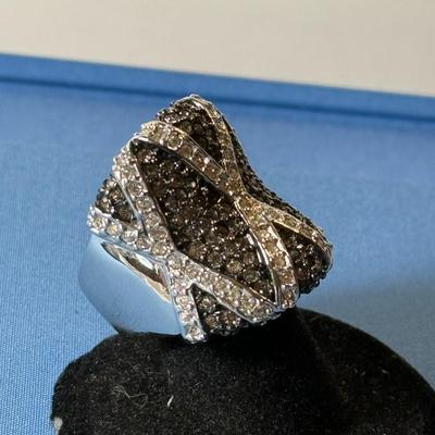 Vintage Large Black & White Crystal Dome Ring Size 8.25 in Nearly New Hardly Worn Condition.